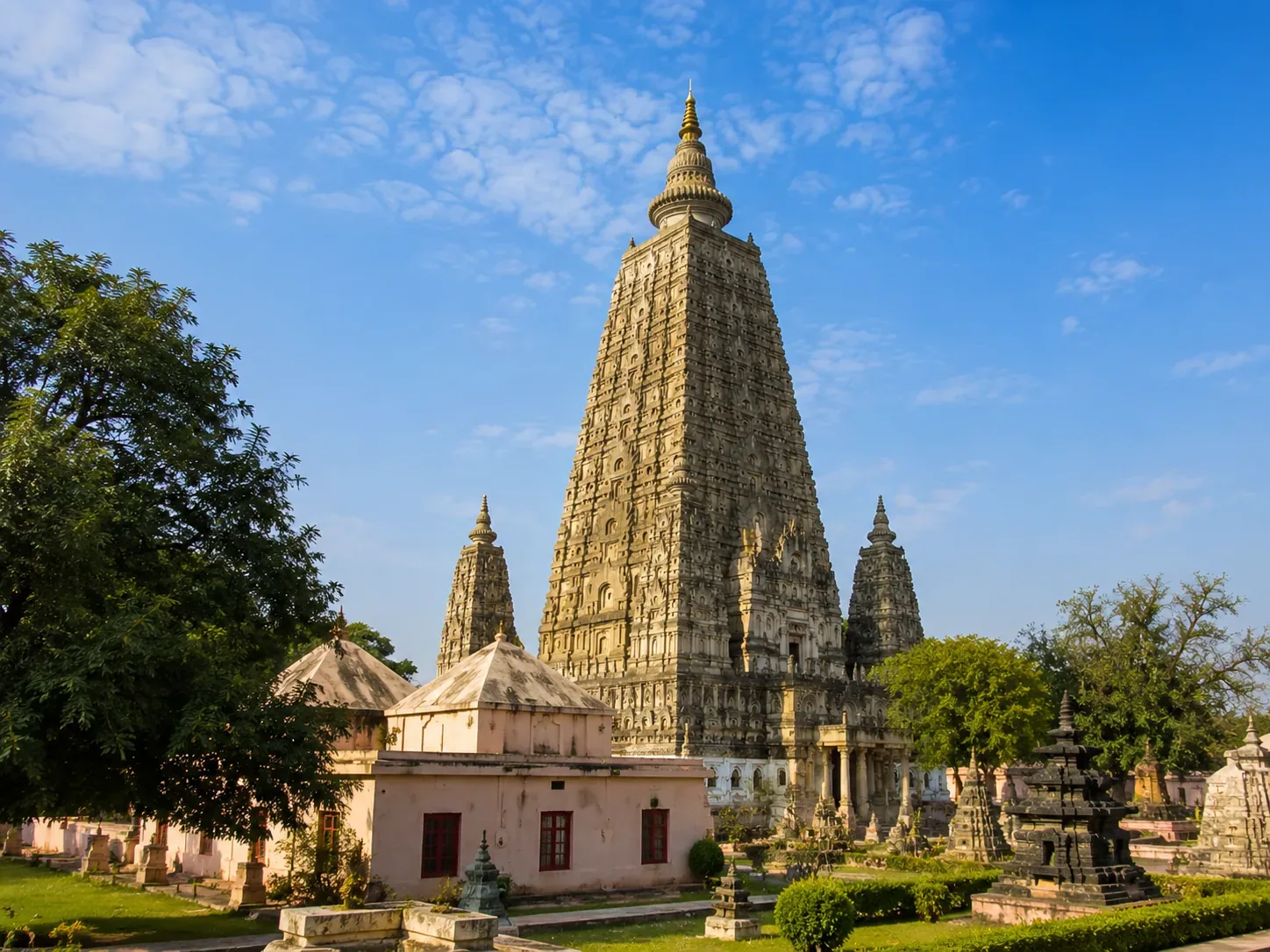 Mahabodhi Temple Bodhgaya UNESCO Heritage Site Buddhist Pilgrimage Cab Service - Vansh Travels